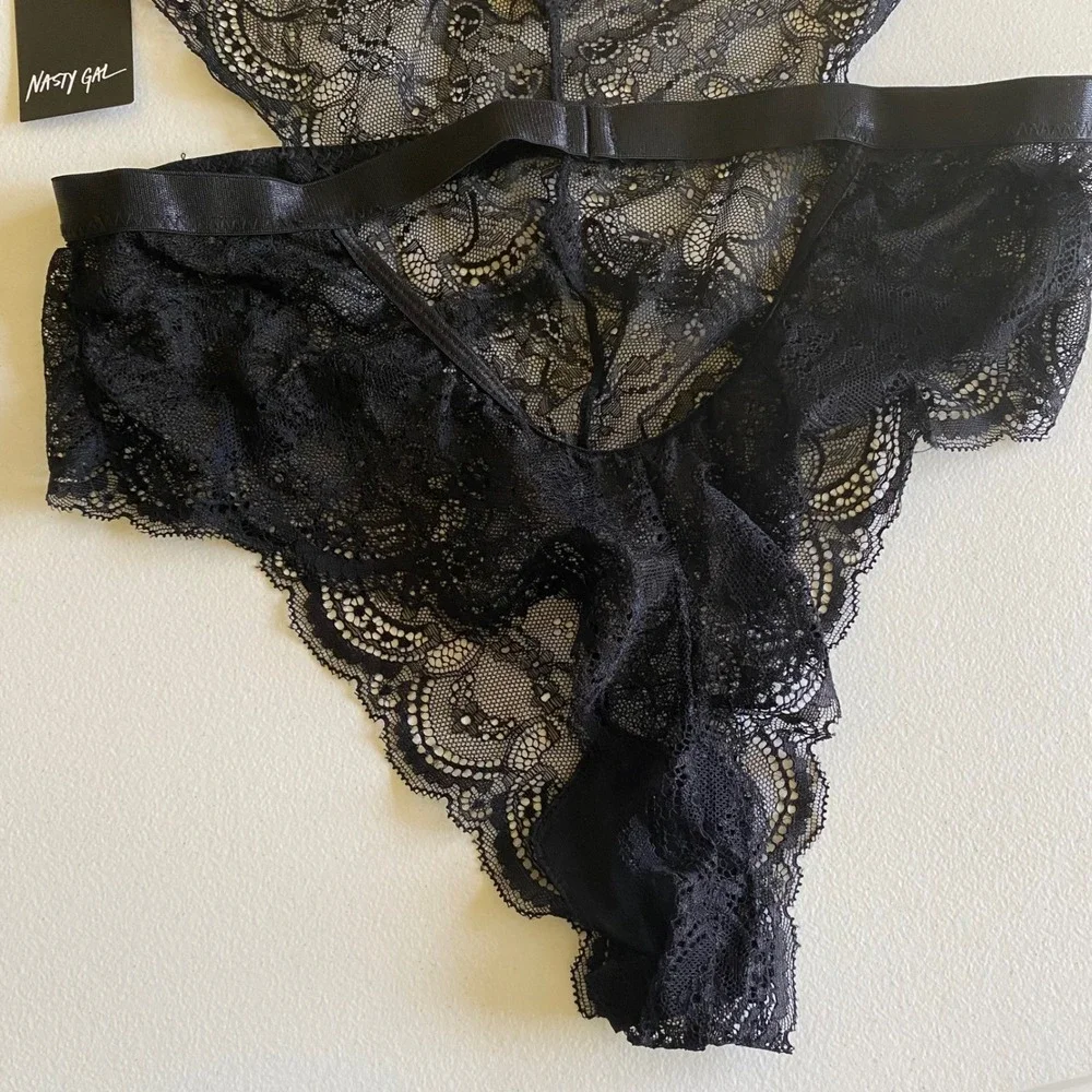 Nasty Gal Black Floral Lace Underwire Bodysuit Cutout Lingerie New Large - Picture 4 of 9